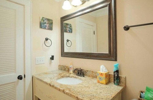 Camden House | PRIVATE one bed, one bath and separate entrance at Revolving Door Ranch