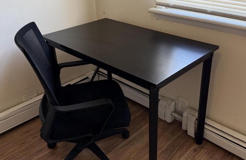 Perth Amboy Apartment | Private one-bedroom and one-bathroom apartment, private street entrance in convenient area