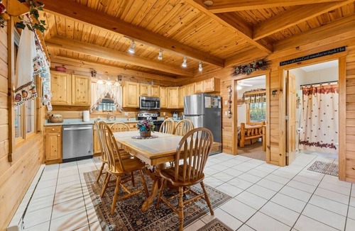 Accident Cabin | Private Pond Access! Covered Hot Tub with TV!