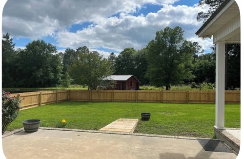 Douglas House | Private Pond! Spacious house for family/groups
