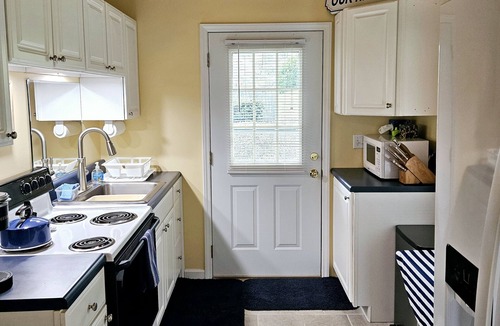 Old Town Cabin | Private Riverfront Cabin