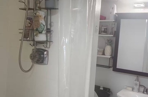 Burke Apartment | Private space, House Retreat Studio