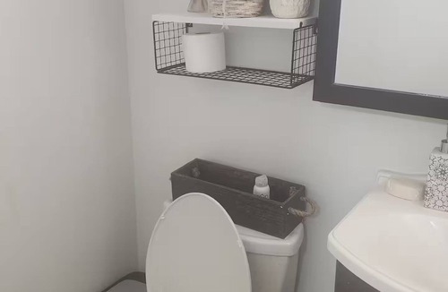 Burke Apartment | Private space, House Retreat Studio