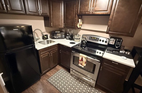 Sugarland Run Apartment | Private suite Near Dulles w/Kitchen & Patio