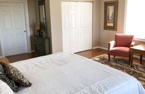 Marietta House | Private Suite. Stunning Sunsets. ATL skyline view. Huge bedroom. Luxurious bath