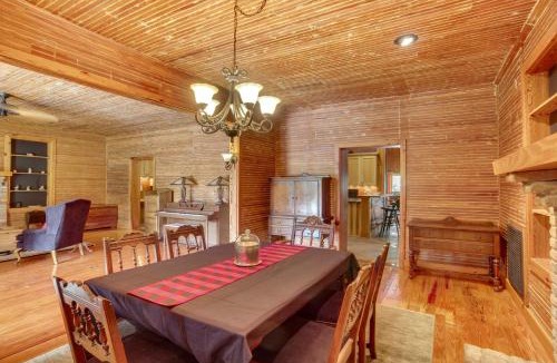 Ruffin House | Private Walterboro Estate w/Deck + Fire Pit!