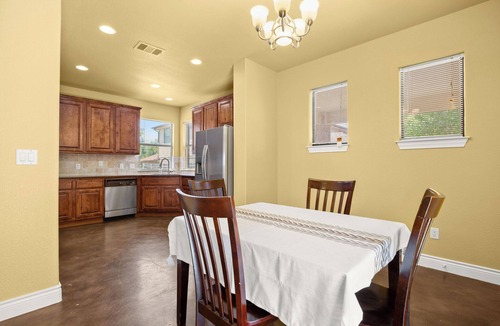 Heritage Hills House | Private Yard+Fast wifi+dual monitor office Snowbird’s paradise