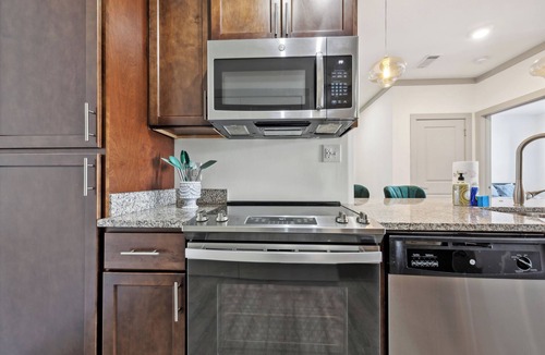 Farragut Apartment | Properties by Preston I 2Bd/2Bth Beauty