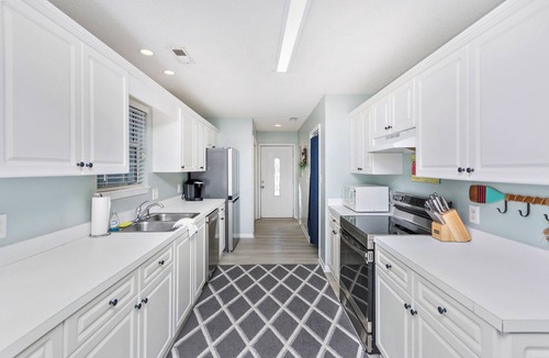 Surfside Beach House | Prvt Home 3 Bedrooms/3 Baths, Sleeps 10, Surfside Bch, SC Just Steps To The Beac