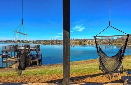 Livingston House | Pura Vida | Lakefront, Hot Tub, Dock + Game Room