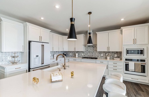 Winchester House | Pure Luxury, Grill and Fireplace