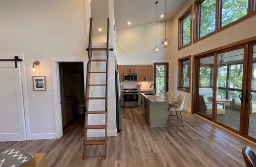Tracy City Cabin | Pushin' Time Hideaway at The Retreat at Water's Edge