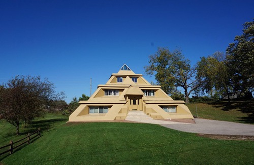 Clear Lake House | Pyramid House, This 2,000 Sq Ft, 2 BR Suite Option is a One of a Kind Rental
