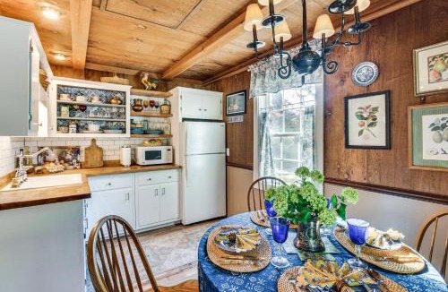 Warsaw House | Quaint Couple's Cottage in Warsaw Countryside