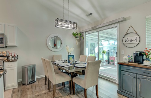 Wilmington House | Quaint, Cozy, Very Clean & Close to the BEACH 3 bedroom home w/sunroom & office