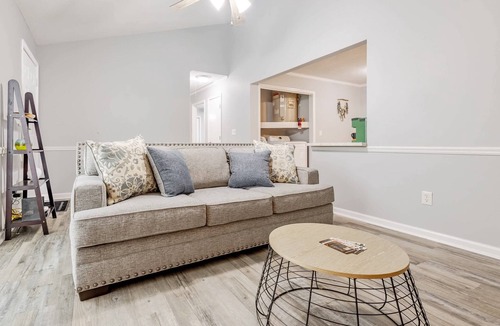 Fayetteville Apartment | Quaint Quadruplex w/Deck near Fort Bragg