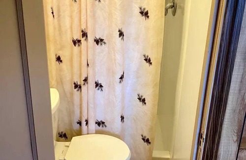 Hot Springs Cabin | Quaint Studio Cabin Ideal for Couples in South Dakota