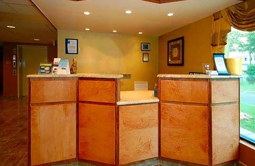 Vineland Hotel | Quality Inn Vineland - Millville