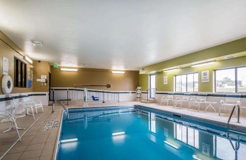 Coralville Hotel | Quality Inn Coralville - Iowa River Landing