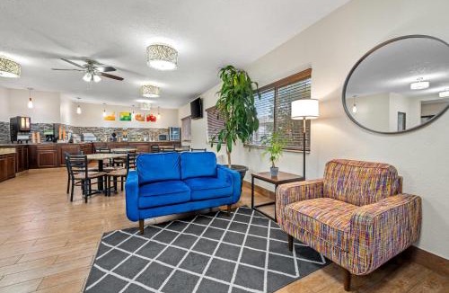 Dubuque Hotel | Quality Inn Dubuque on Hwy 20