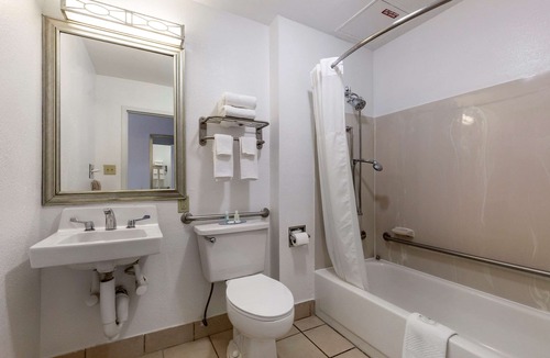 Westover Hotel | Quality Inn Fayetteville near Fort Bragg