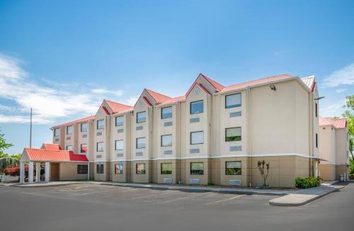 Ashley Oaks Hotel | Quality Inn Knoxville West Cedar Bluff