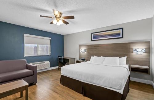 Neosho Hotel | Quality Inn Neosho