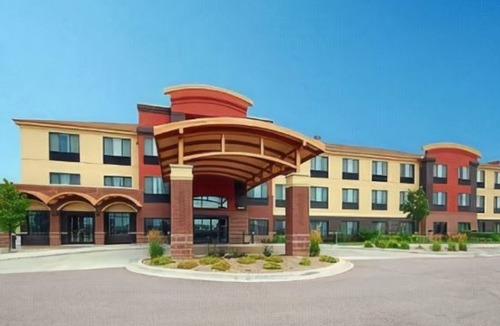 Buffalo Ridge Hotel | Quality Inn & Suites Airport North