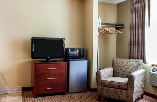 Quad Cities Hotel | Quality Inn & Suites Davenport near I-80