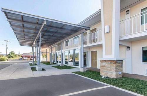 Jasper Hotel | Quality Inn & Suites Jasper - Kimball