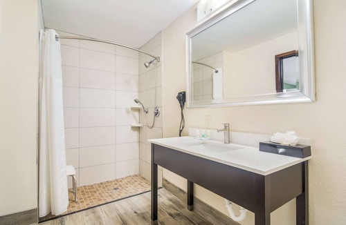 Lake City Hotel | Quality Inn & Suites Lake City