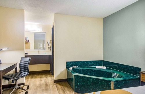 Lake City Hotel | Quality Inn & Suites Lake City