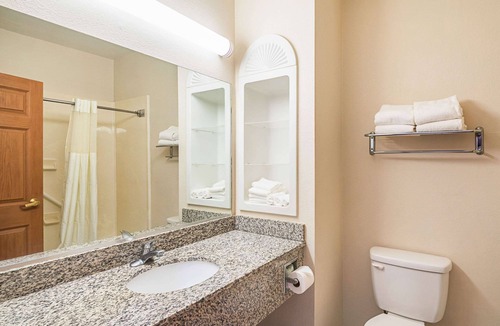 Lampasas Hotel | Quality Inn & Suites Lampasas