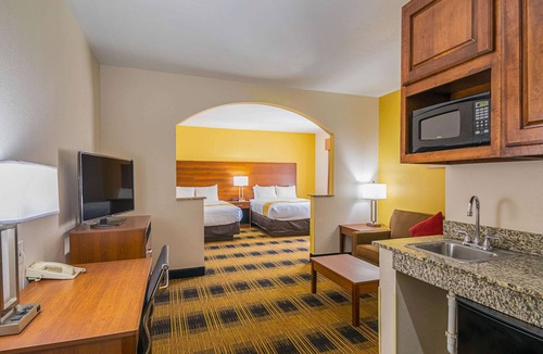 Lampasas Hotel | Quality Inn & Suites Lampasas