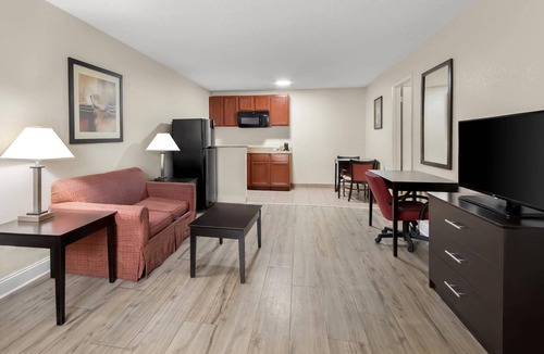 Lexington Hotel | Quality Inn & Suites Lexington