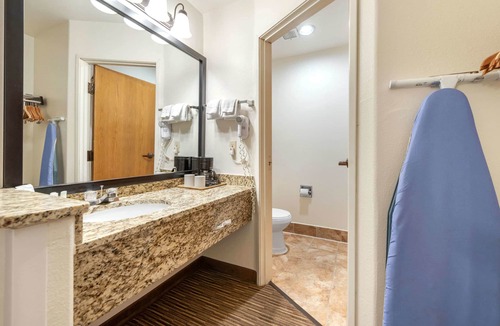 Limon Hotel | Quality Inn & Suites Limon