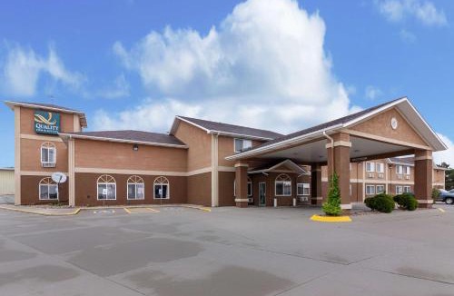 McCook Hotel | Quality Inn & Suites McCook