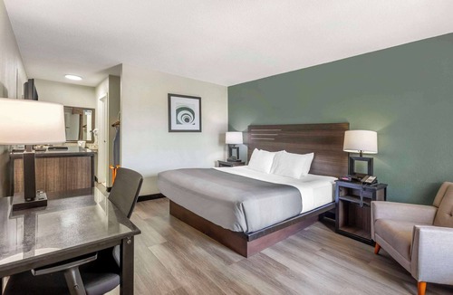 Santee Hotel | Quality Inn & Suites Santee I-95