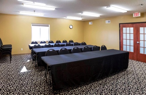 Watertown Hotel | Quality Inn & Suites Watertown near Prairie Lakes Ice Arena