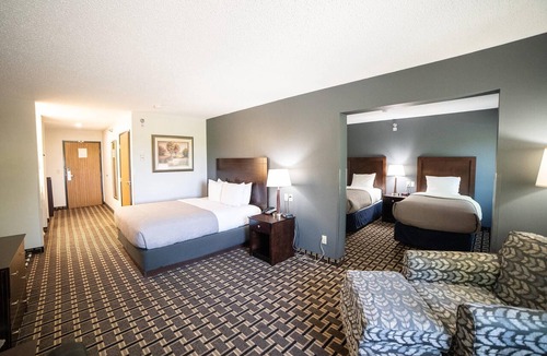 Watertown Hotel | Quality Inn & Suites Watertown near Prairie Lakes Ice Arena