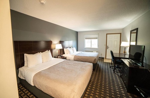 Watertown Hotel | Quality Inn & Suites Watertown near Prairie Lakes Ice Arena