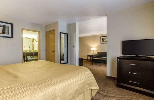 Winfield Hotel | Quality Inn & Suites Winfield