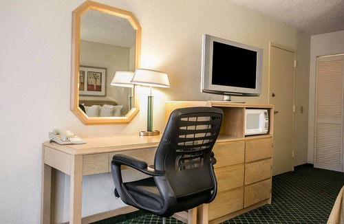 Sumter Hotel | Quality Inn Sumter near Shaw AFB
