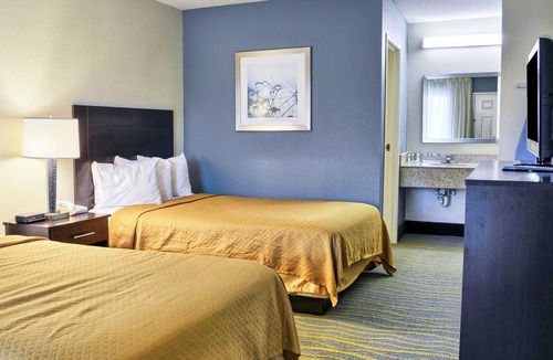 Thornburg Hotel | Quality Inn Thornburg