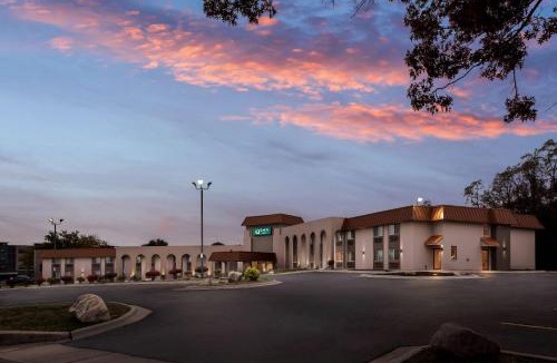 West Des Moines Hotel | Quality Inn West Des Moines I-80 & I-235