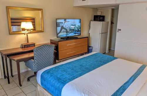 Wildwood Hotel | Quebec Motel