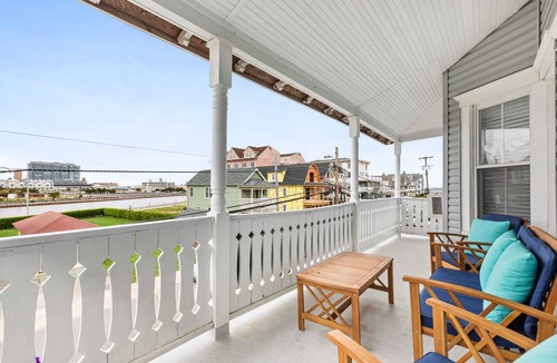 Ocean Grove House | Queen Suite 1 Block to Beach & Asbury | Park Side | Renovated Victorian | 100.