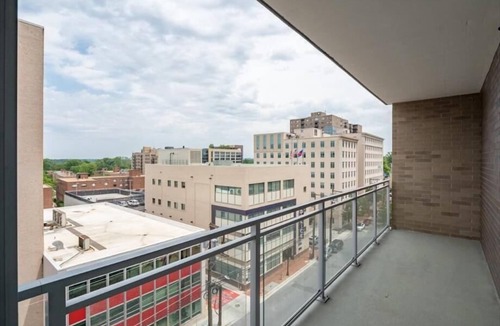 Woodmont Triangle Apartment | Quick walk to Metro! Downtown Bethesda | Free Wifi | by GLS