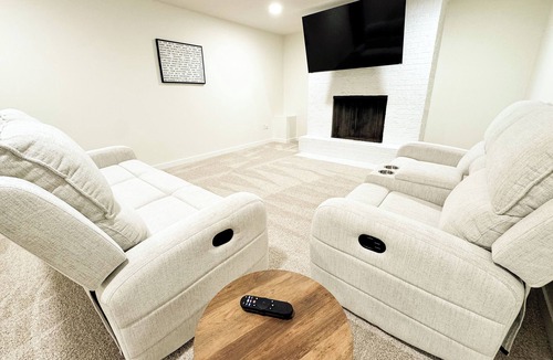 Beatrice House | Quiet 4-bedroom house charming Beatrice