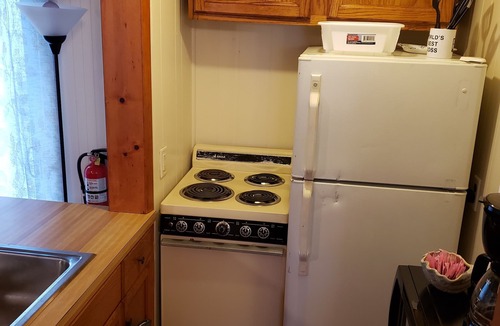 West Belmar House | Quiet 500sf Private Cottage in Belmar Kids & Pets